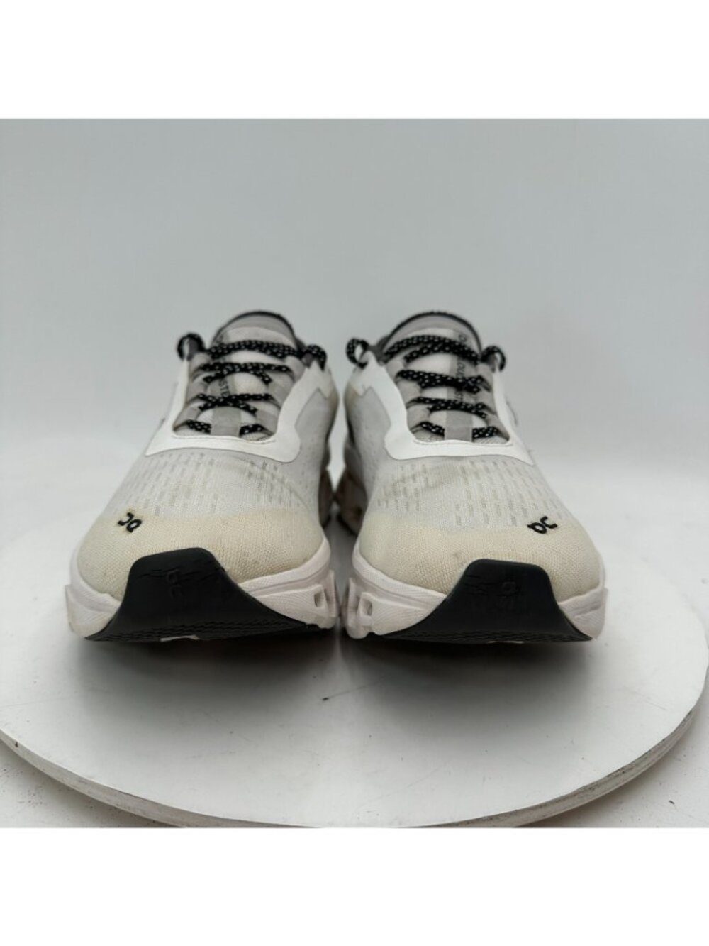 On CloudmOnster Swiss Engineering Women Size 7 61.98433 White Black  Shoes - Picture 2 of 11